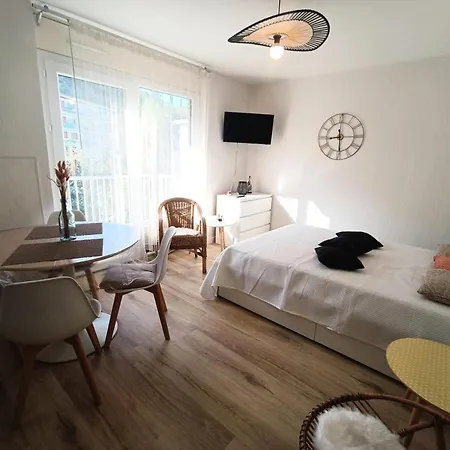 Montcalm C - Coup De Coeur Pour Ce Joli Relooke ! Mae-9004 *